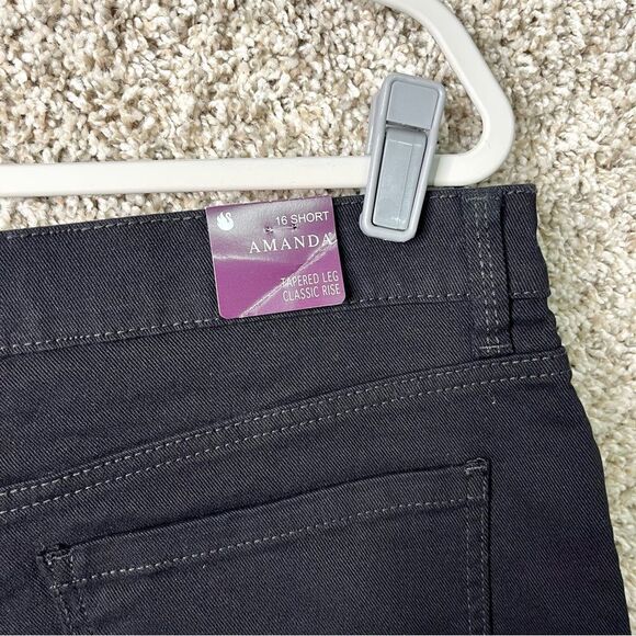 Gloria Vanderbilt Jeans Women’s 16 Short Amanda Slimming Black Tapered Leg NWT - Picture 7 of 11